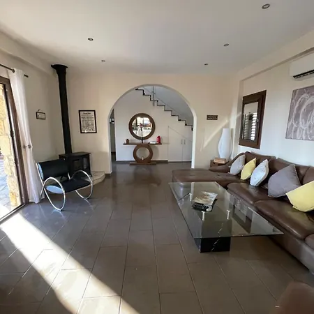 Balmoral Villa *